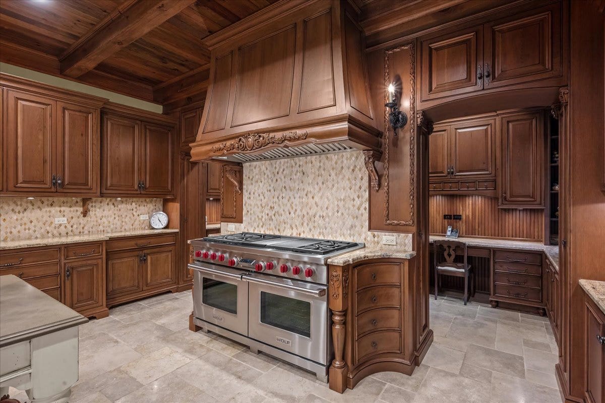 586 Spruce Avenue, Lake Forest, IL 60045 586 Spruce Avenue, Lake Forest, IL 60045