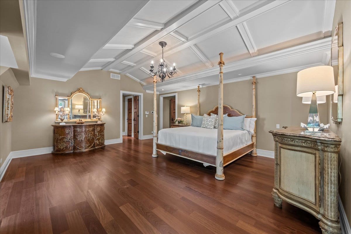 586 Spruce Avenue, Lake Forest, IL 60045 Primary Bedroom