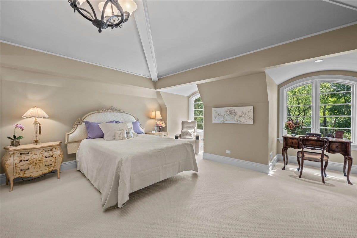 586 Spruce Avenue, Lake Forest, IL 60045 586 Spruce Avenue, Lake Forest, IL 60045