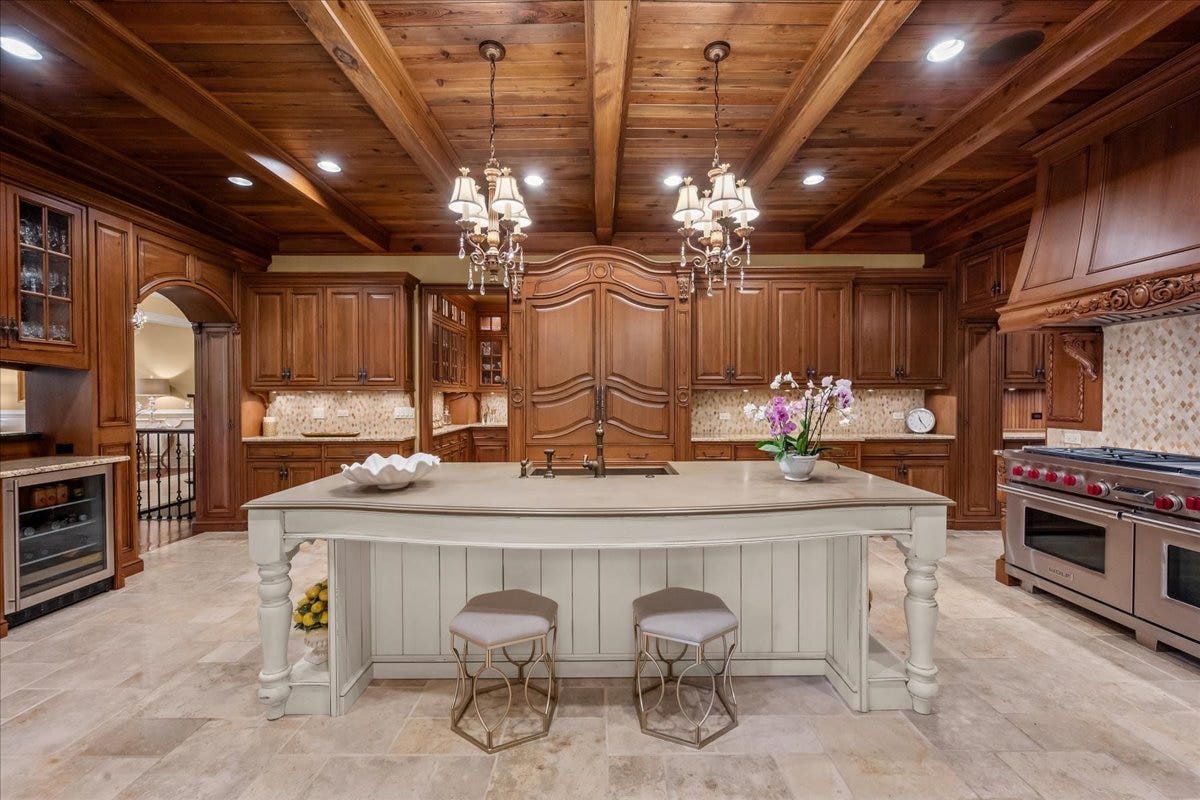 586 Spruce Avenue, Lake Forest, IL 60045 586 Spruce Avenue, Lake Forest, IL 60045