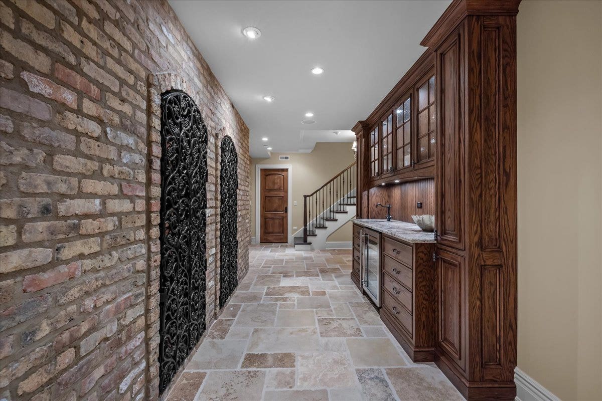 586 Spruce Avenue, Lake Forest, IL 60045 Basement Hallway and Wine cellar