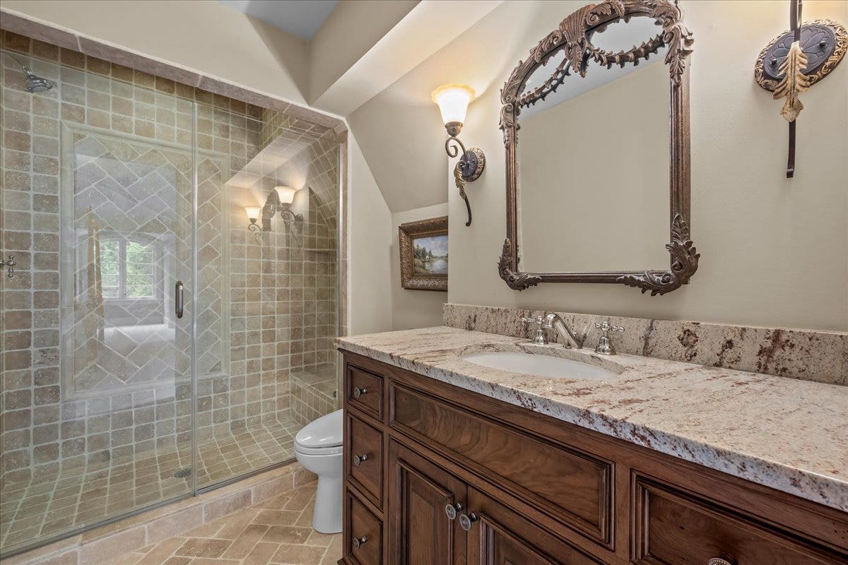586 Spruce Avenue, Lake Forest, IL 60045 586 Spruce Avenue, Lake Forest, IL 60045