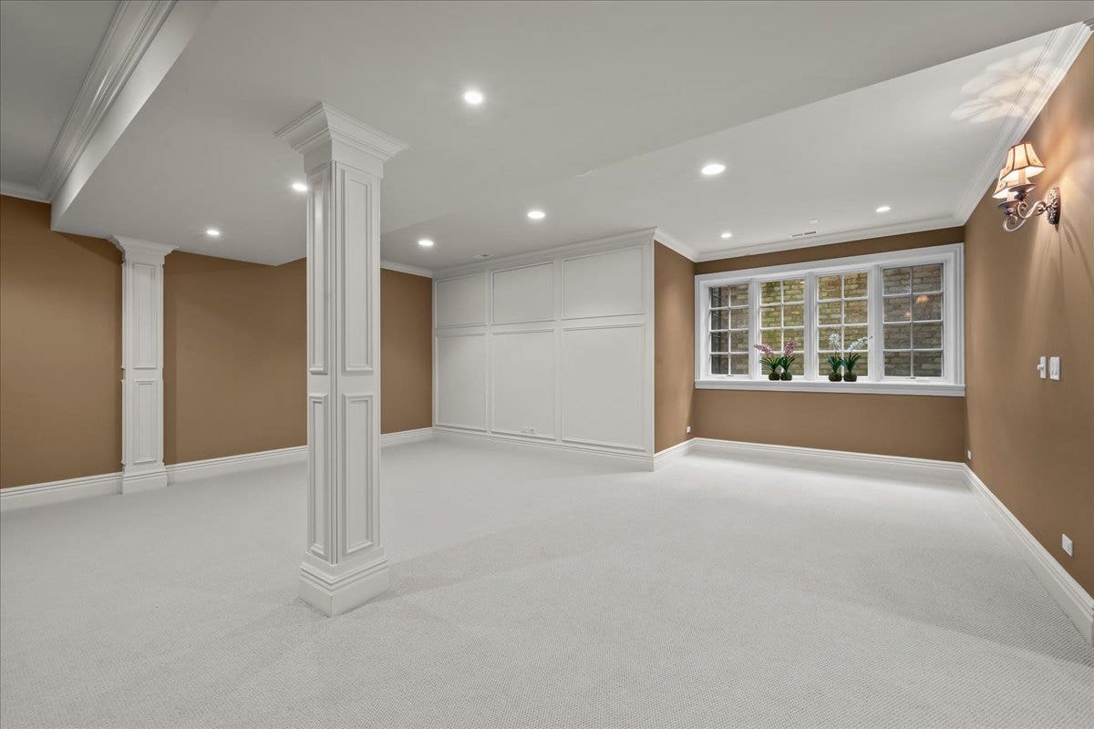 586 Spruce Avenue, Lake Forest, IL 60045 586 Spruce Avenue, Lake Forest, IL 60045