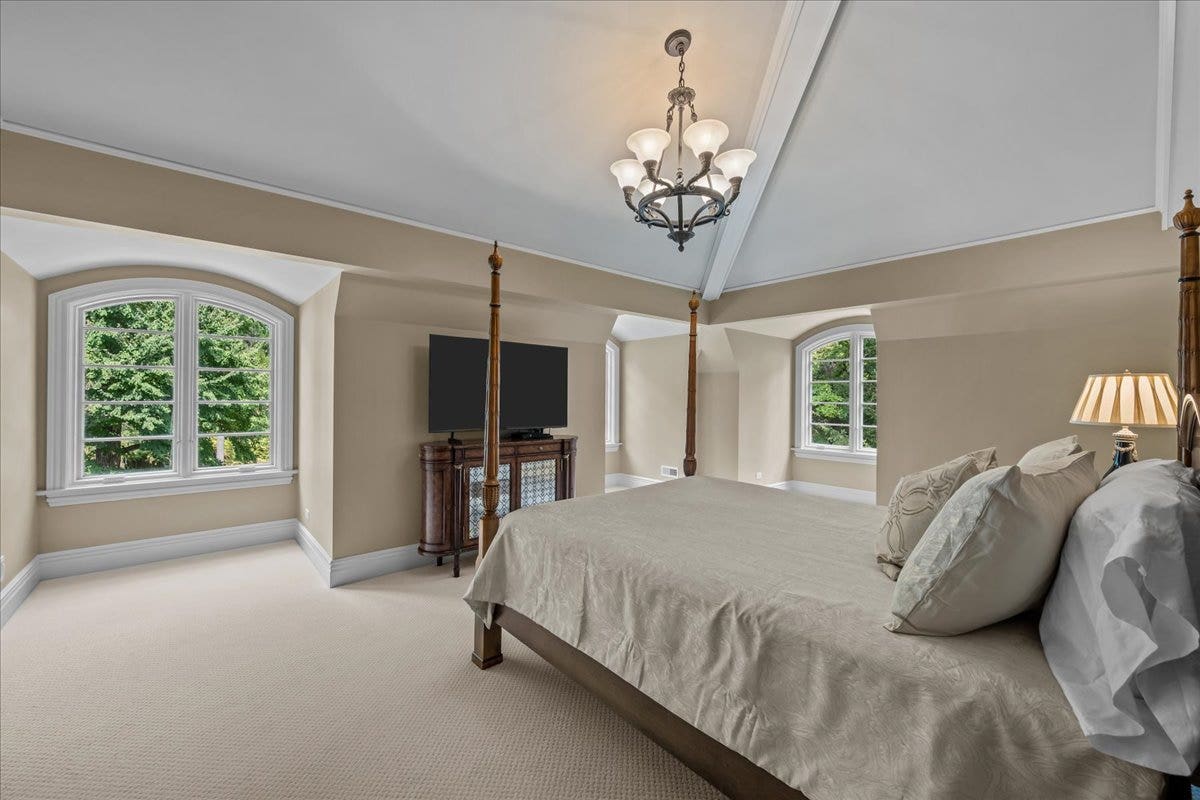 586 Spruce Avenue, Lake Forest, IL 60045 586 Spruce Avenue, Lake Forest, IL 60045