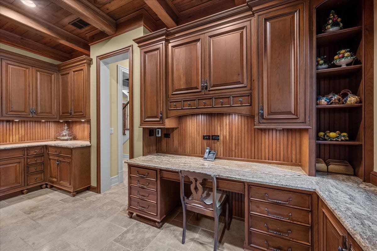 586 Spruce Avenue, Lake Forest, IL 60045 Kitchen Planning Office