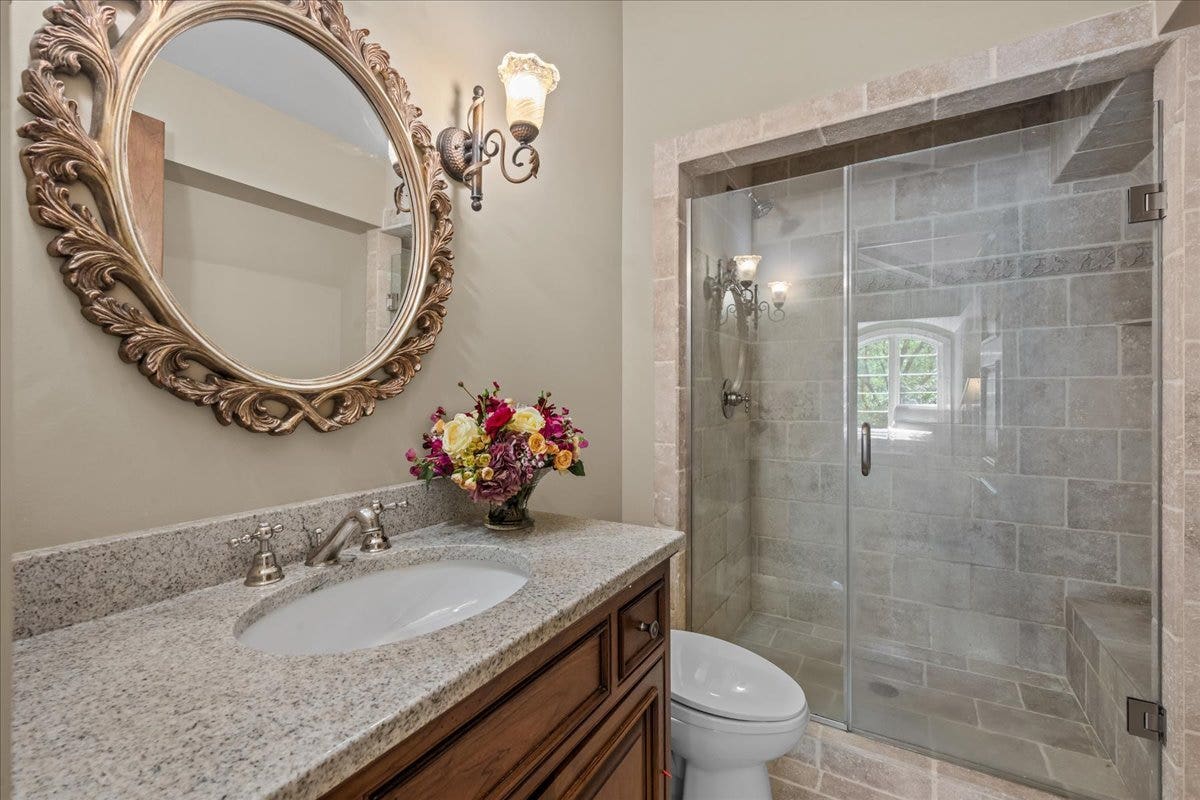 586 Spruce Avenue, Lake Forest, IL 60045 586 Spruce Avenue, Lake Forest, IL 60045