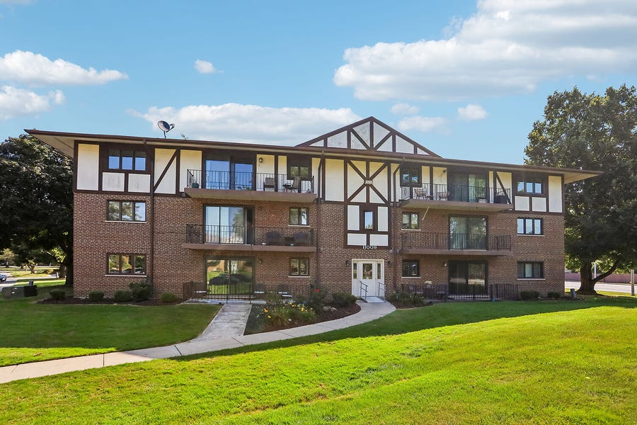 Property photo for 11009 S Theresa Circle, #2B, Palos Hills, IL