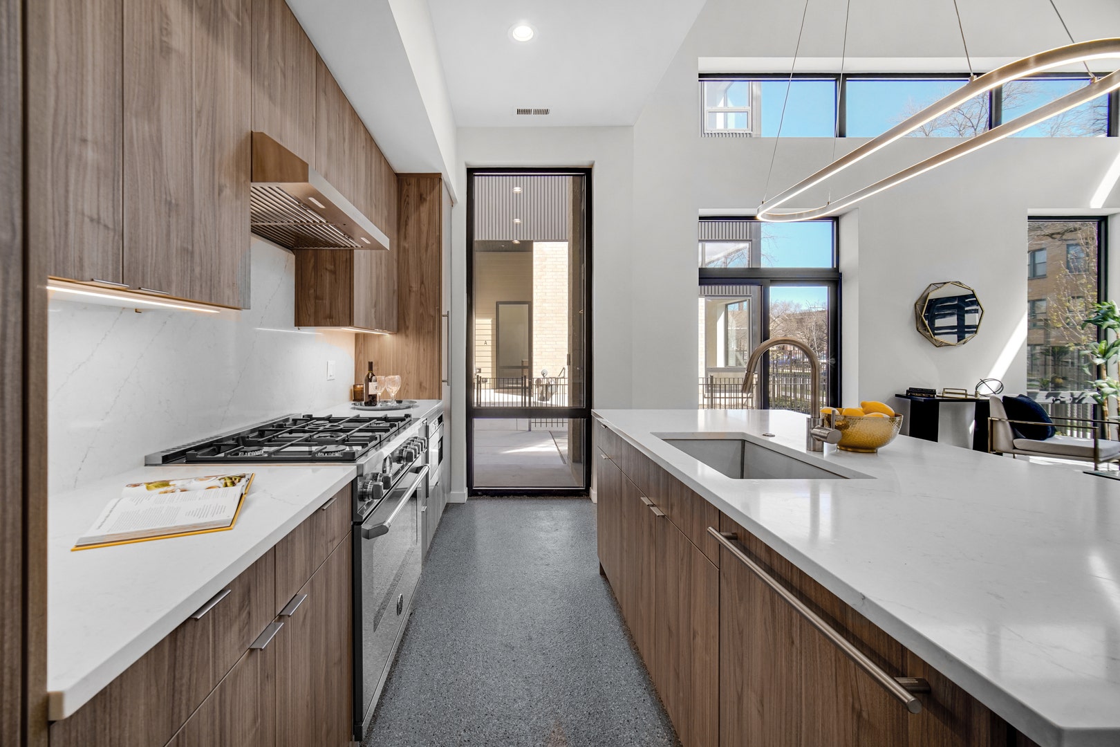 6216 S Woodlawn Avenue, #B, Chicago, IL 60637 6216 S Woodlawn Avenue, #B, Chicago, IL 60637