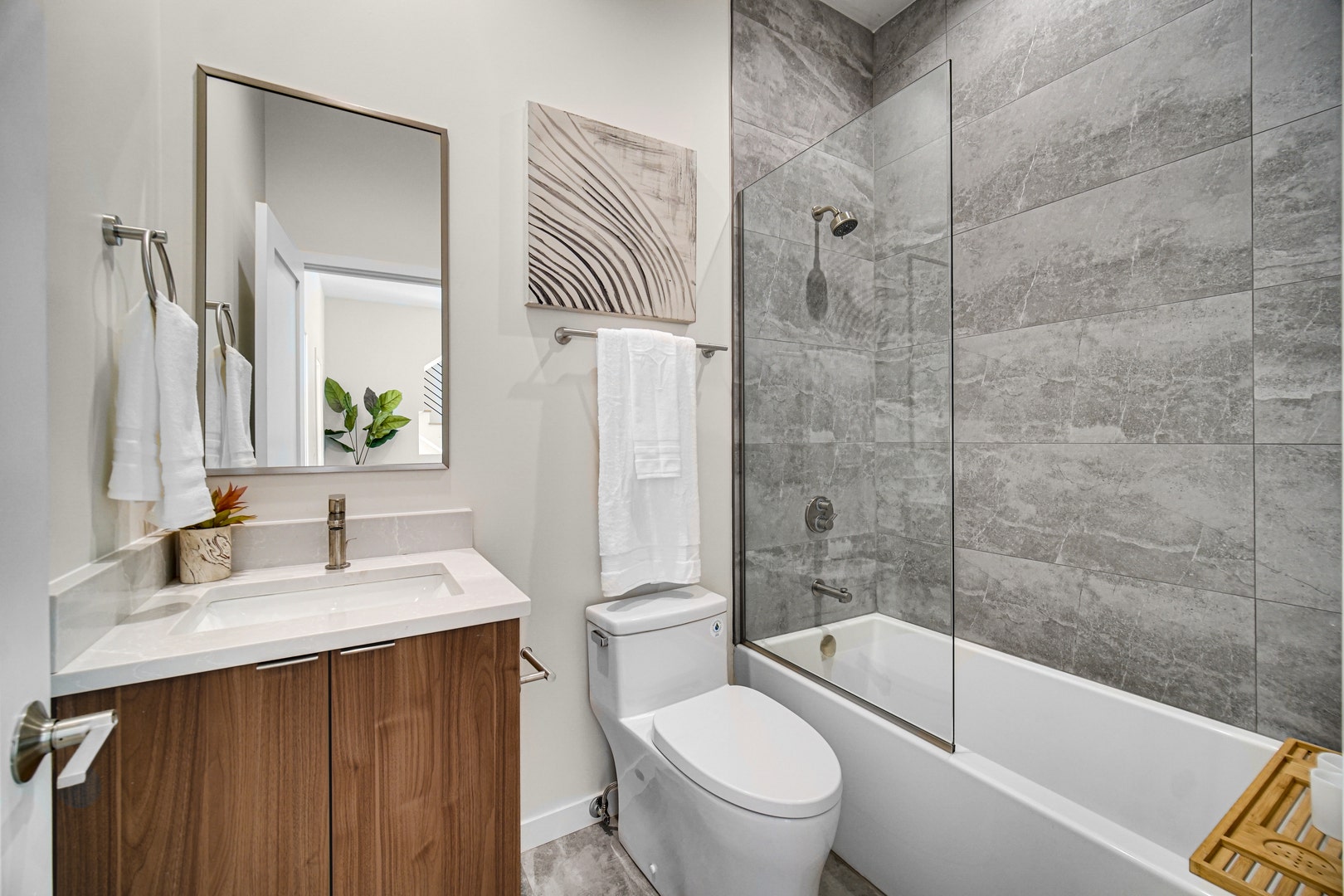 6216 S Woodlawn Avenue, #B, Chicago, IL 60637 6216 S Woodlawn Avenue, #B, Chicago, IL 60637