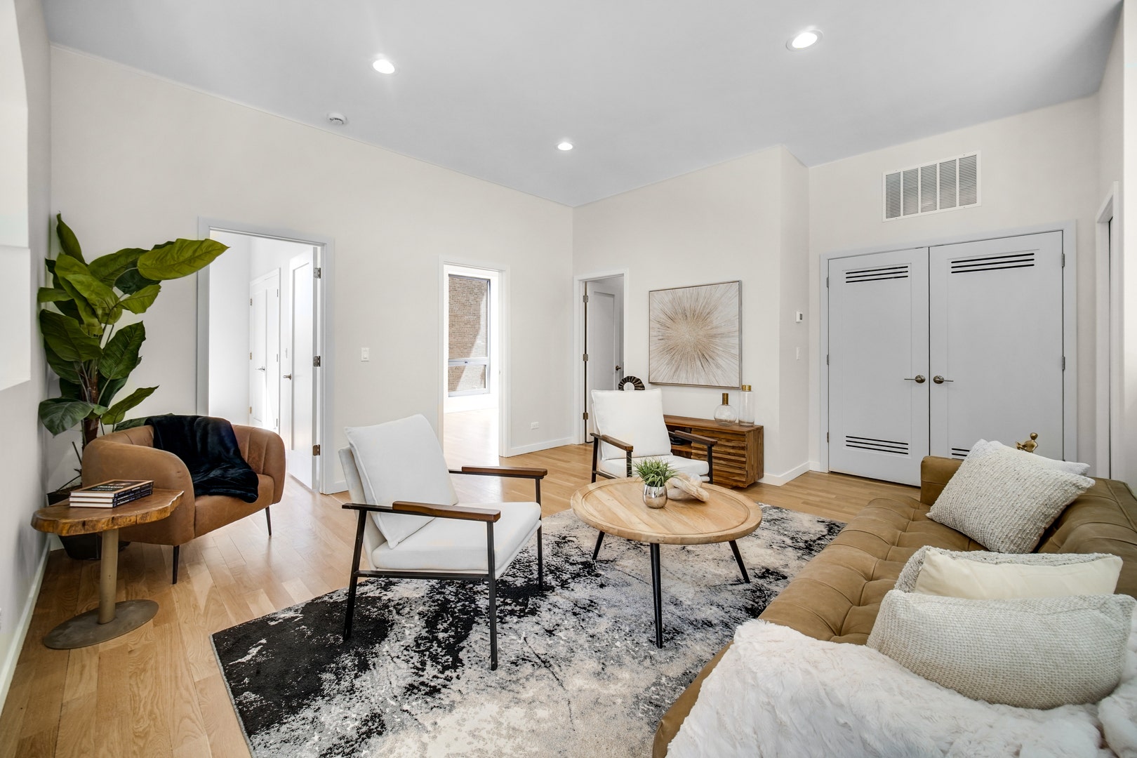 6216 S Woodlawn Avenue, #B, Chicago, IL 60637 6216 S Woodlawn Avenue, #B, Chicago, IL 60637