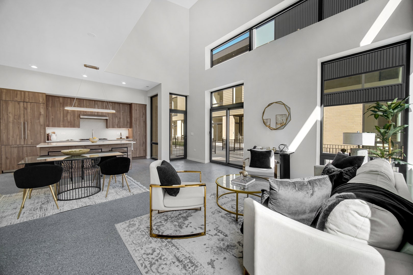 6216 S Woodlawn Avenue, #B, Chicago, IL 60637 6216 S Woodlawn Avenue, #B, Chicago, IL 60637