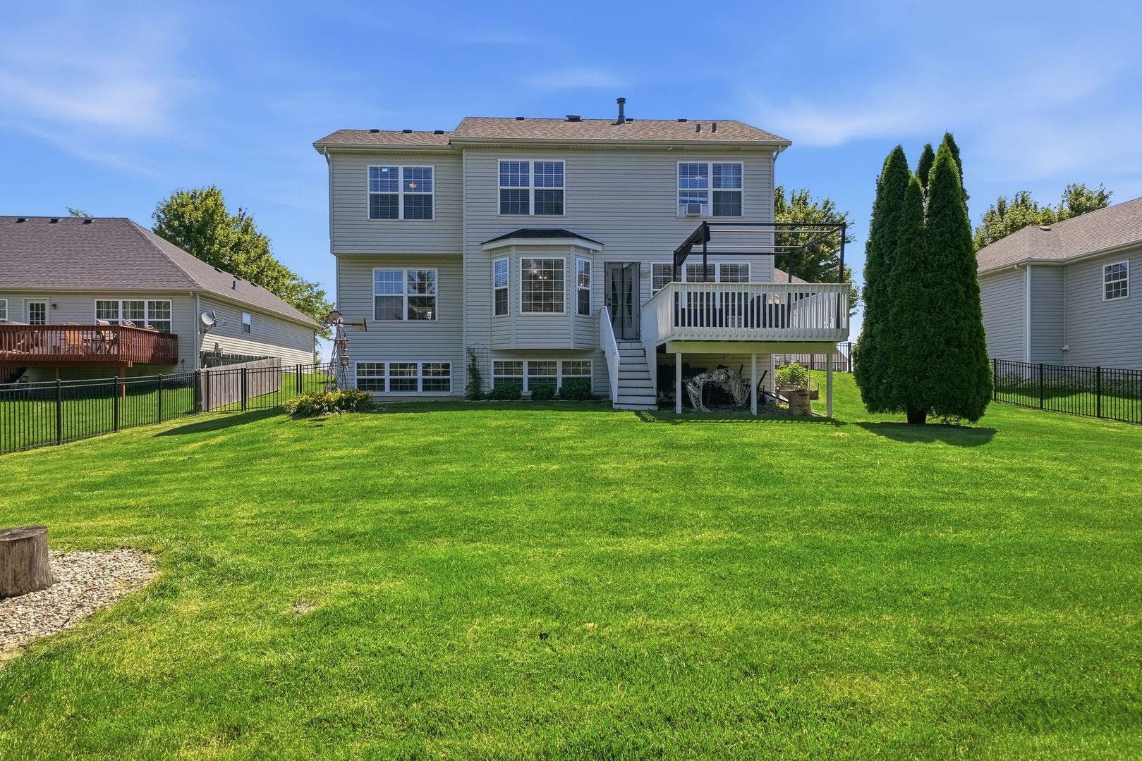 2213 Roaring Creek Drive, Aurora, IL 60503 2213 Roaring Creek Drive, Aurora, IL 60503