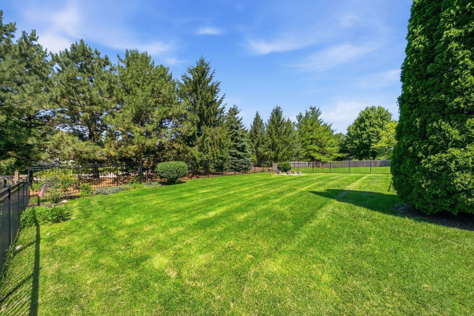 2213 Roaring Creek Drive, Aurora, IL 60503 2213 Roaring Creek Drive, Aurora, IL 60503