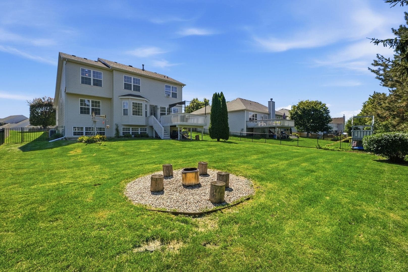 2213 Roaring Creek Drive, Aurora, IL 60503 2213 Roaring Creek Drive, Aurora, IL 60503