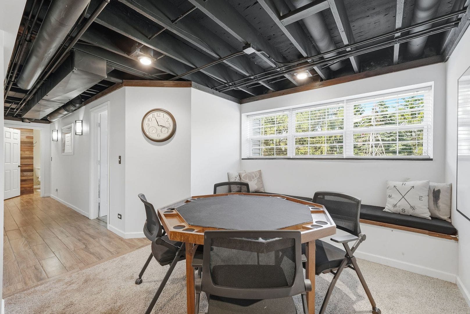 2213 Roaring Creek Drive, Aurora, IL 60503 2213 Roaring Creek Drive, Aurora, IL 60503