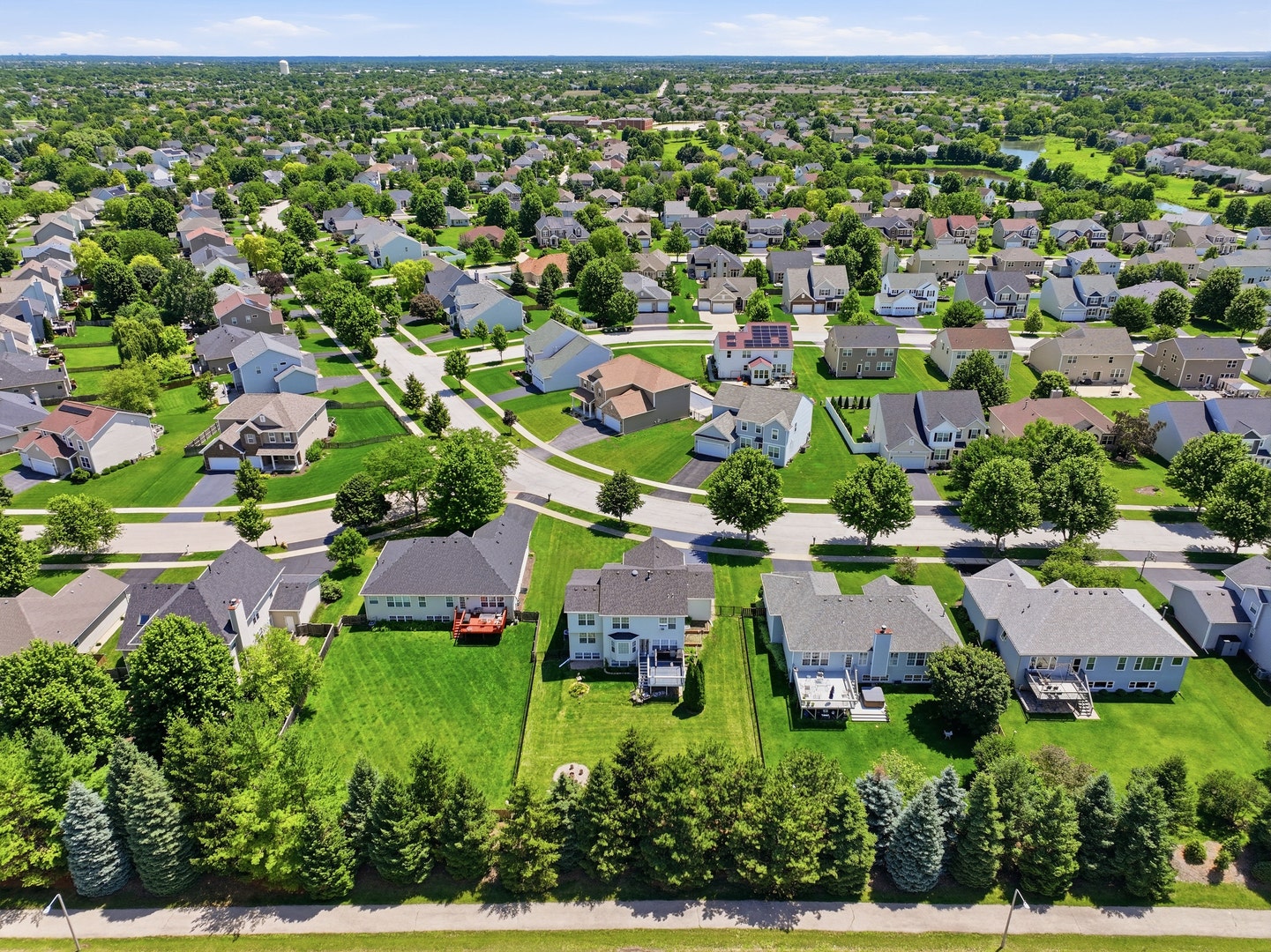 2213 Roaring Creek Drive, Aurora, IL 60503 2213 Roaring Creek Drive, Aurora, IL 60503