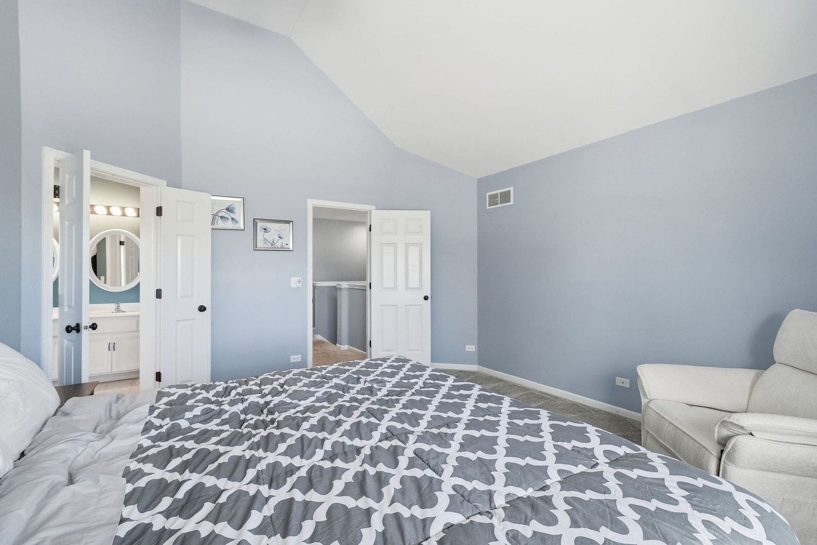 2213 Roaring Creek Drive, Aurora, IL 60503 2213 Roaring Creek Drive, Aurora, IL 60503