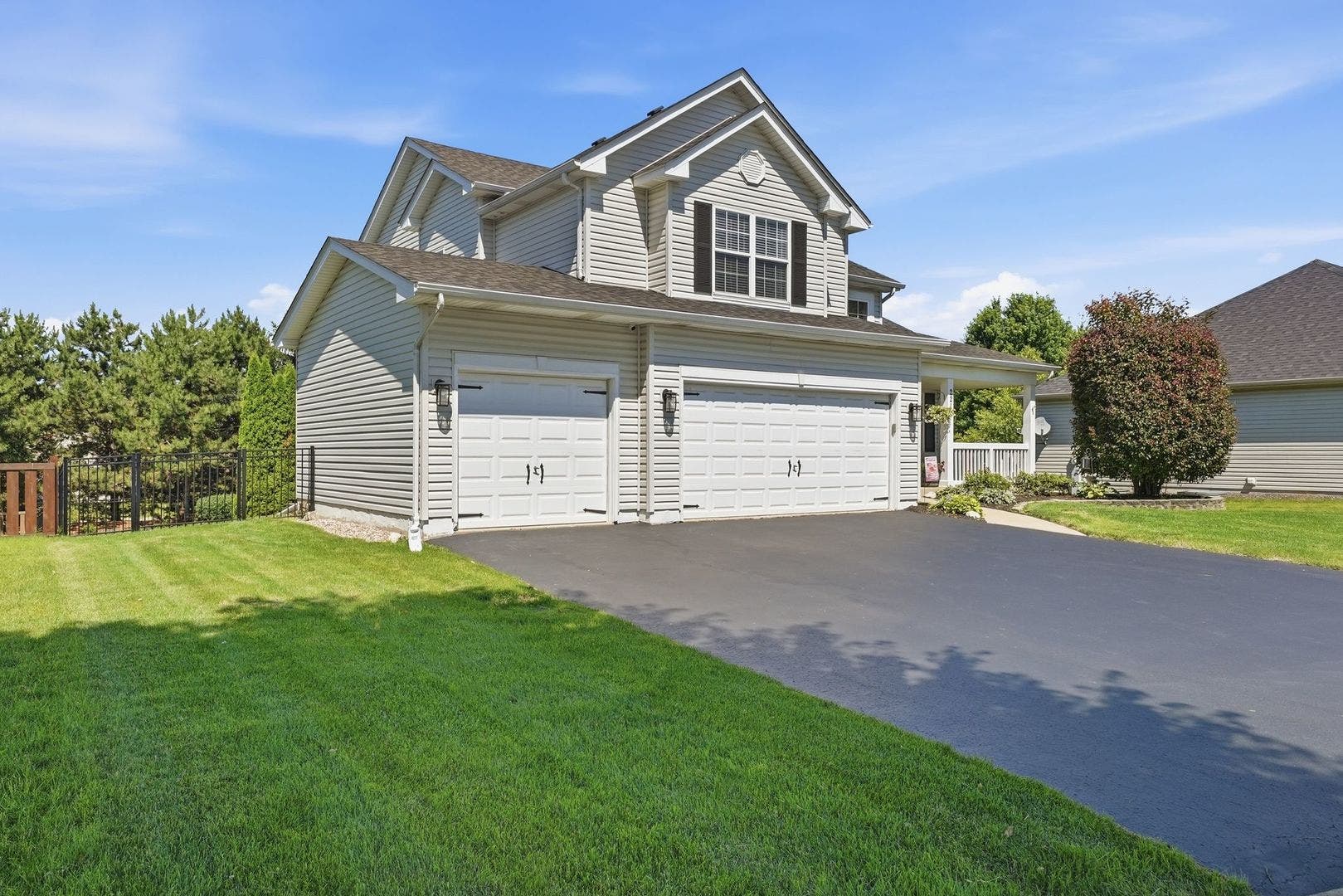 2213 Roaring Creek Drive, Aurora, IL 60503 2213 Roaring Creek Drive, Aurora, IL 60503