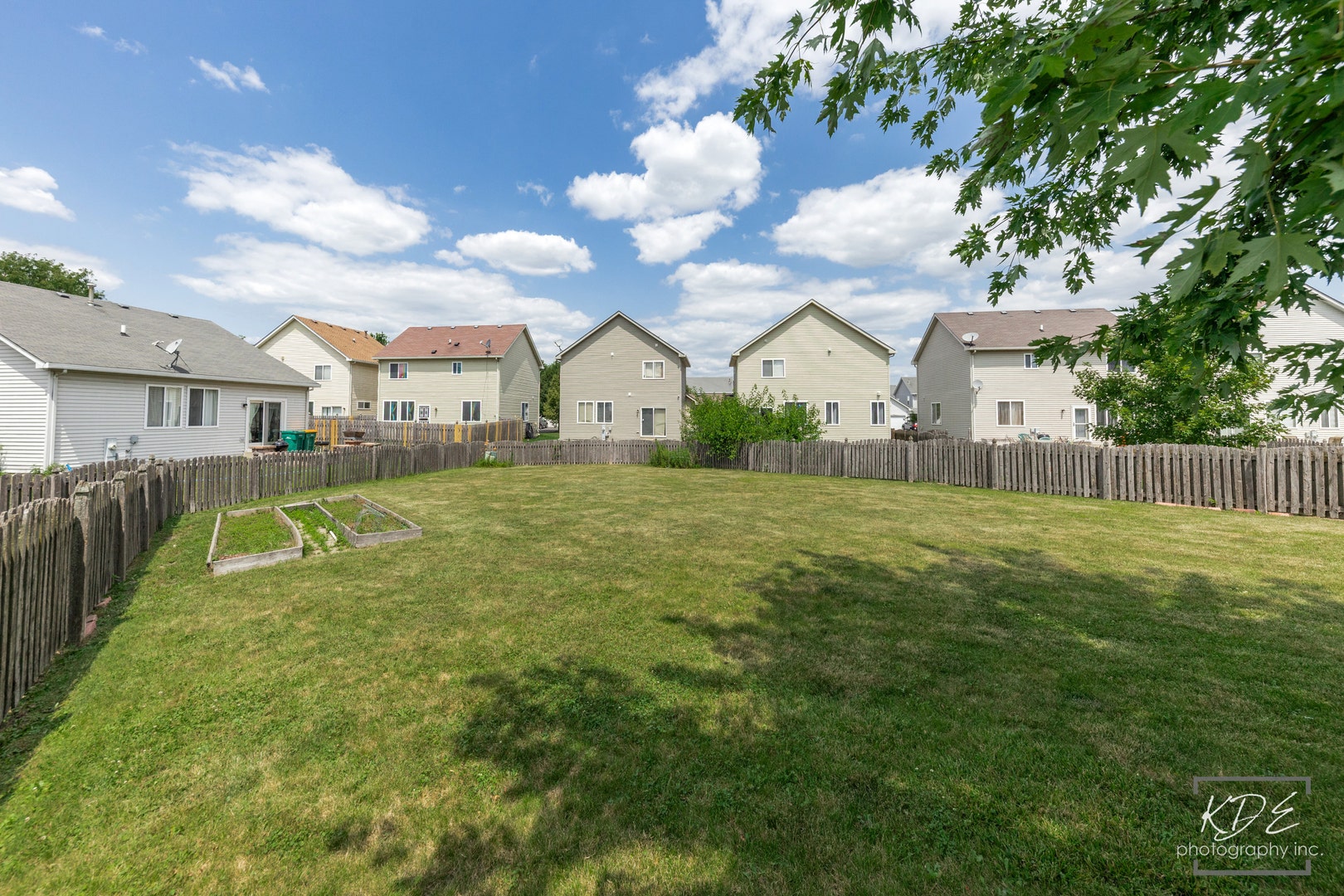 3021 Roxbury Court, Joliet, IL 60435 Enormous fenced yard with two planting boxes