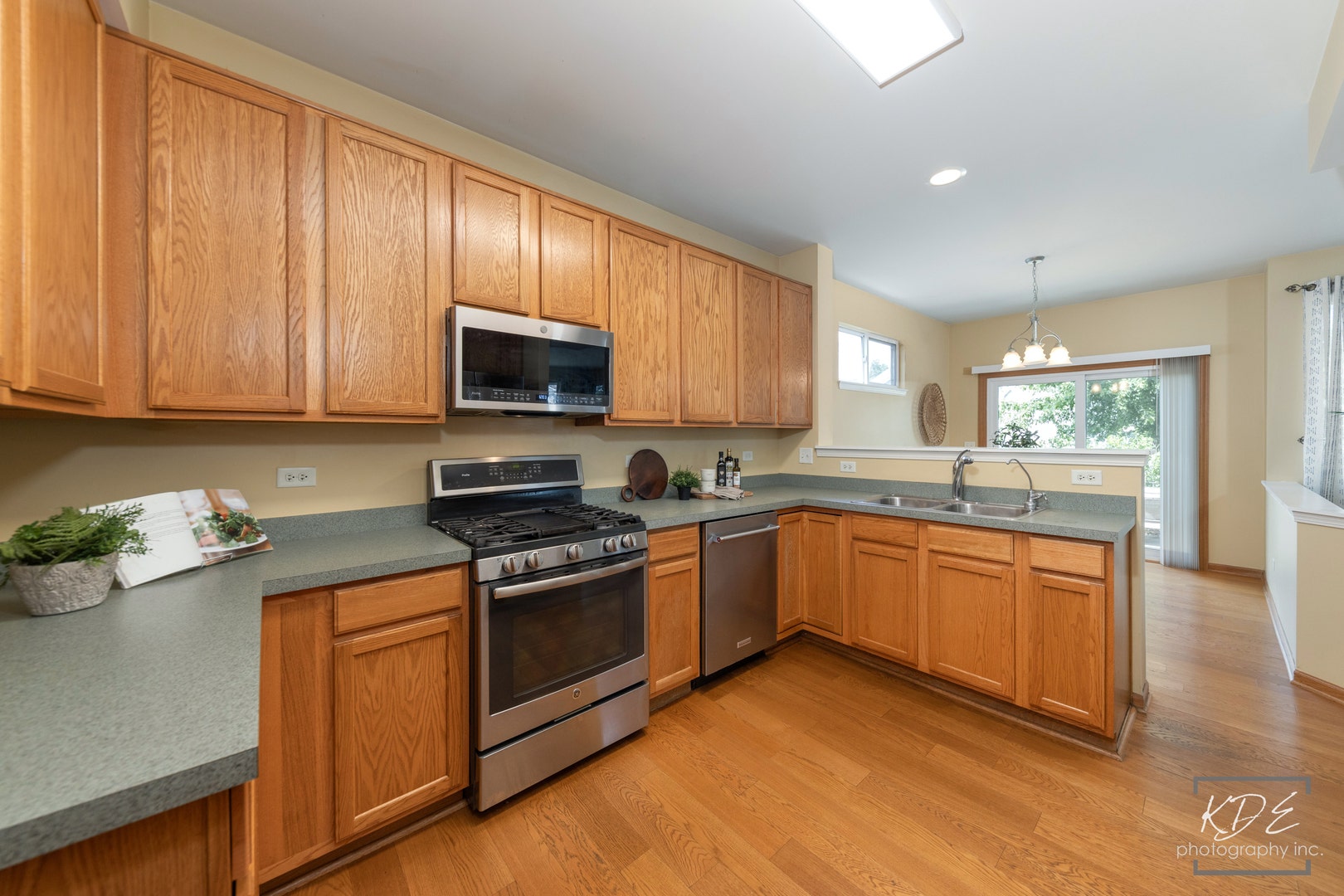 3021 Roxbury Court, Joliet, IL 60435 3021 Roxbury Court, Joliet, IL 60435