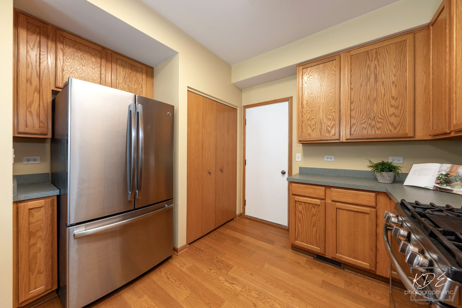 3021 Roxbury Court, Joliet, IL 60435 Large closet pantry