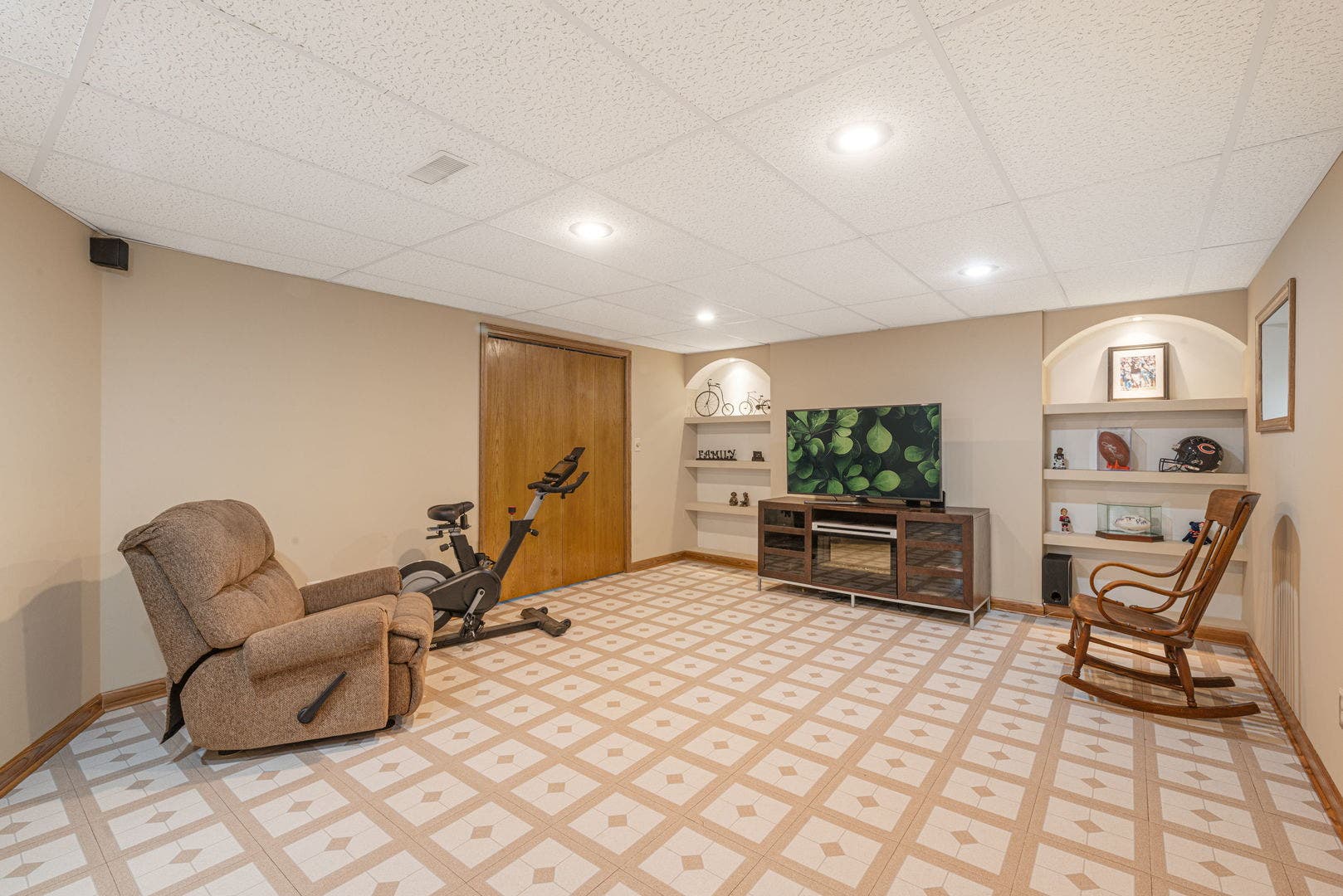 8036 Edgebrook Lane, Tinley Park, IL 60487 8036 Edgebrook Lane, Tinley Park, IL 60487