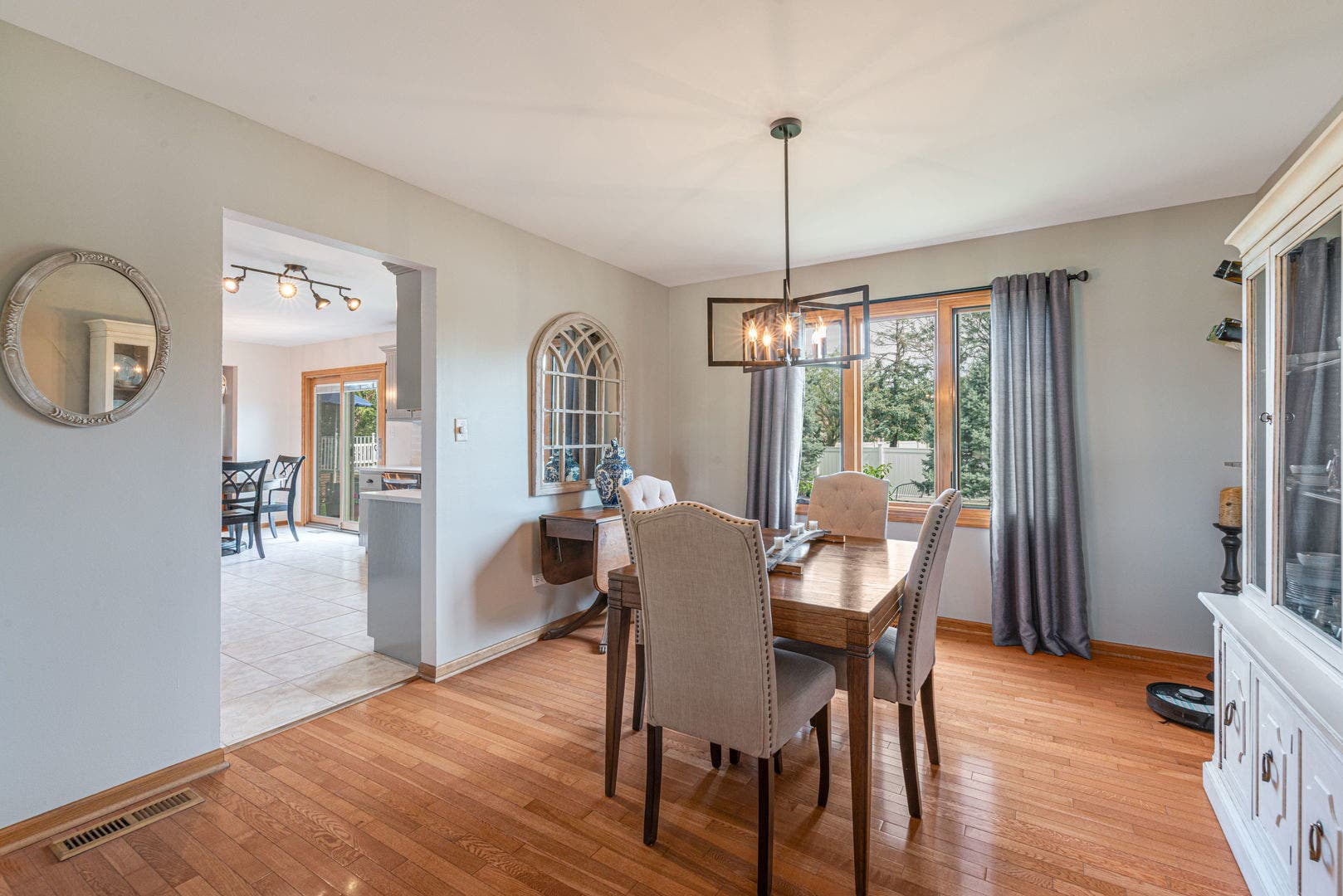 8036 Edgebrook Lane, Tinley Park, IL 60487 8036 Edgebrook Lane, Tinley Park, IL 60487