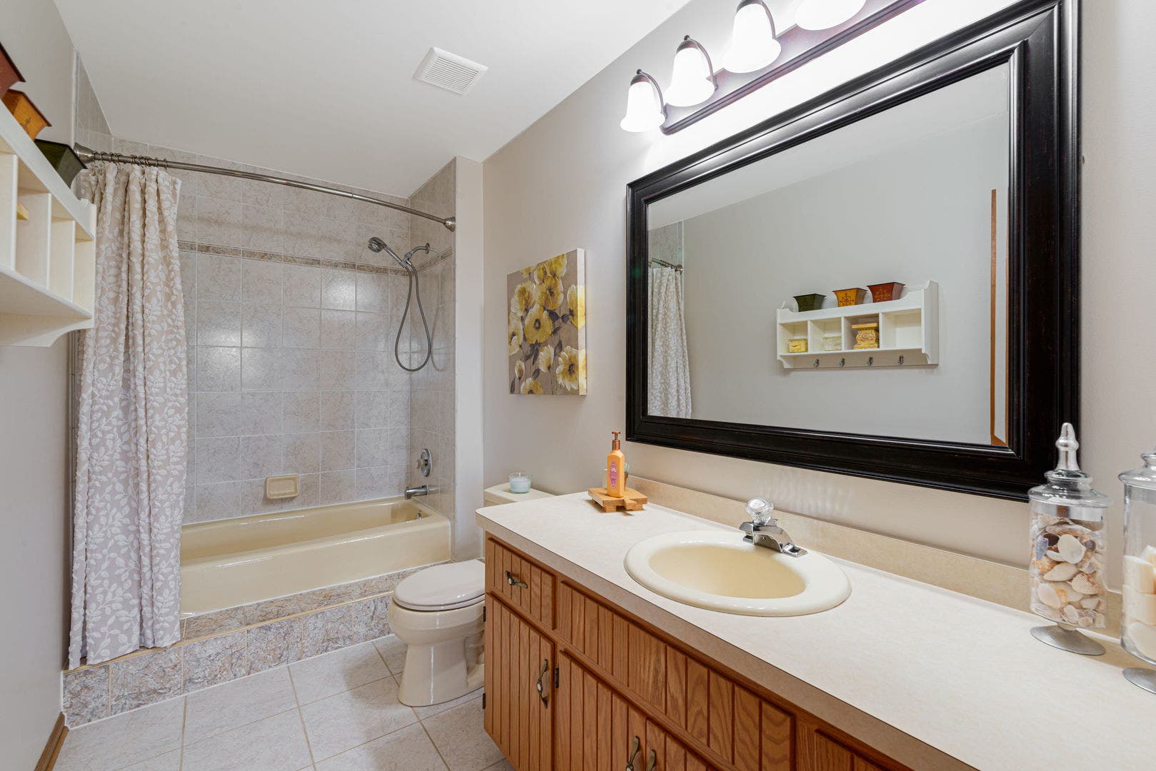 8036 Edgebrook Lane, Tinley Park, IL 60487 8036 Edgebrook Lane, Tinley Park, IL 60487