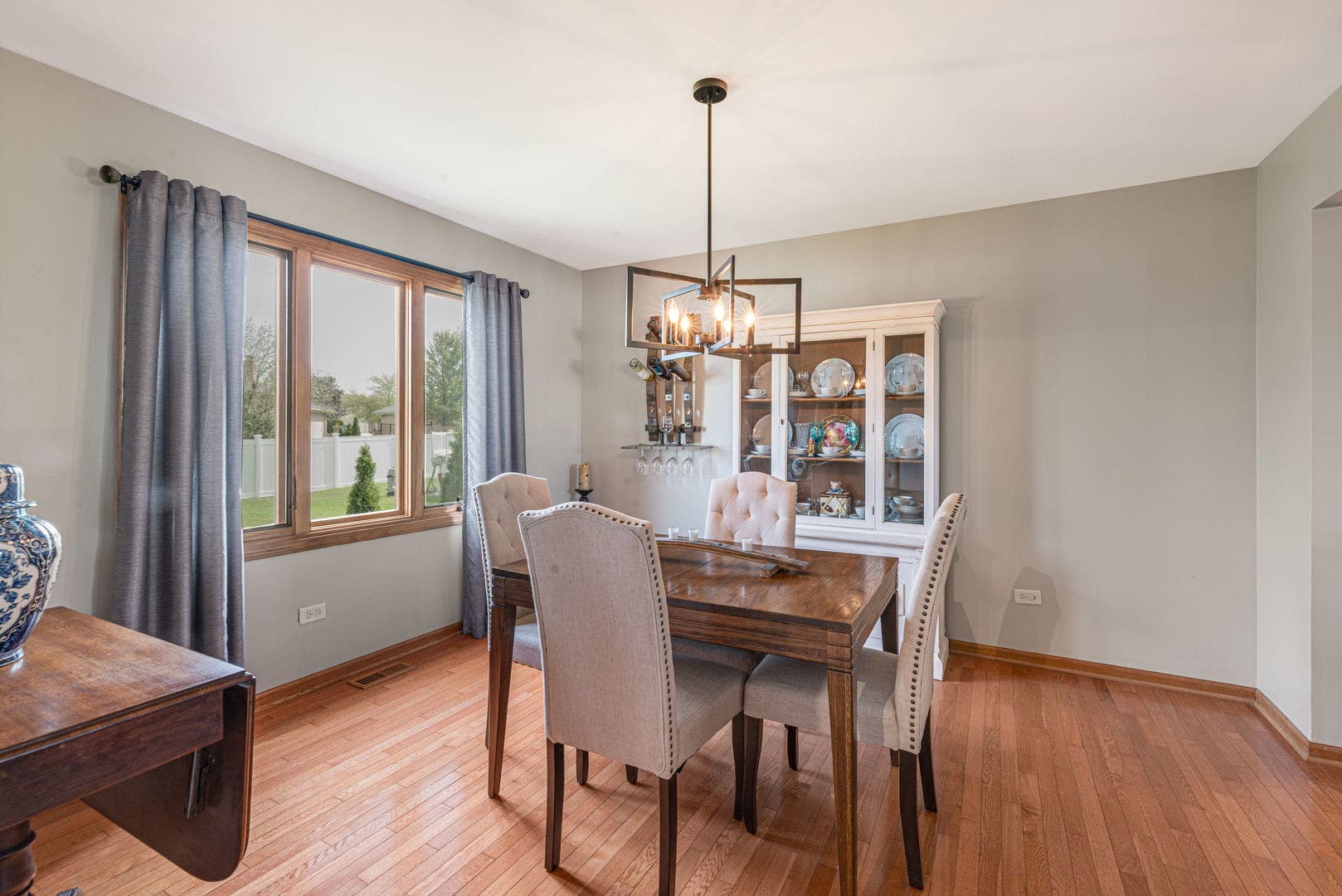8036 Edgebrook Lane, Tinley Park, IL 60487 8036 Edgebrook Lane, Tinley Park, IL 60487