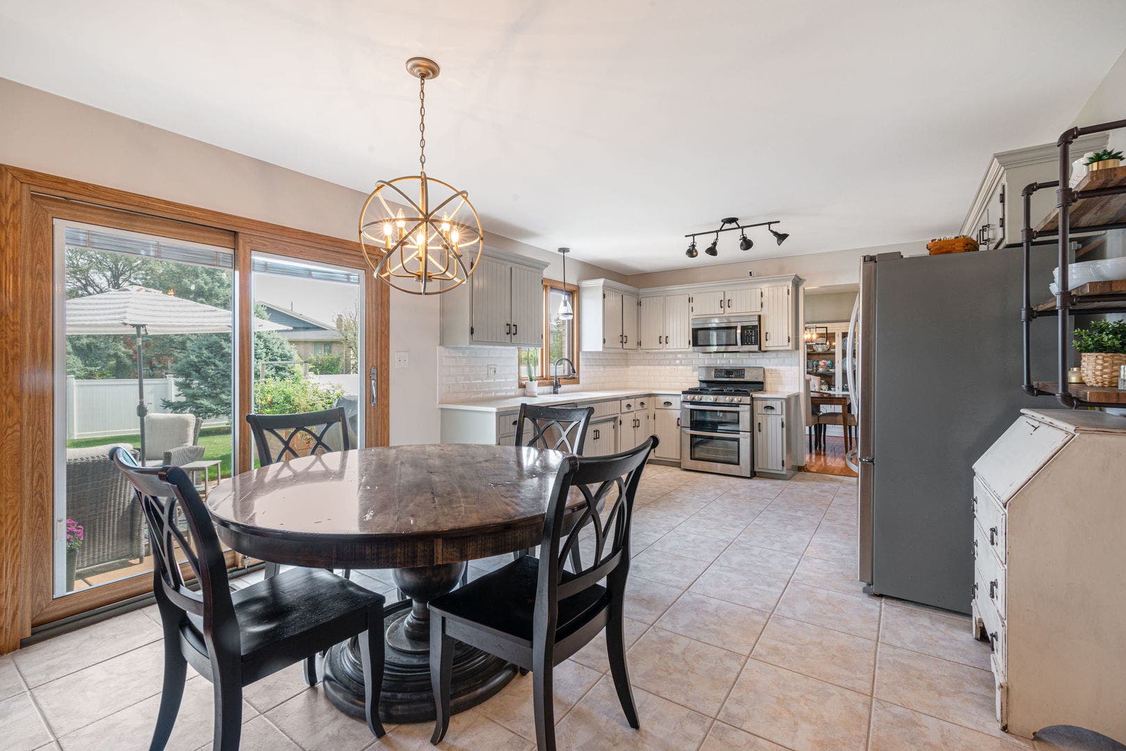 8036 Edgebrook Lane, Tinley Park, IL 60487 8036 Edgebrook Lane, Tinley Park, IL 60487