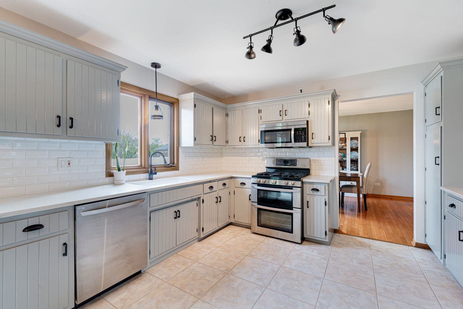 8036 Edgebrook Lane, Tinley Park, IL 60487 8036 Edgebrook Lane, Tinley Park, IL 60487