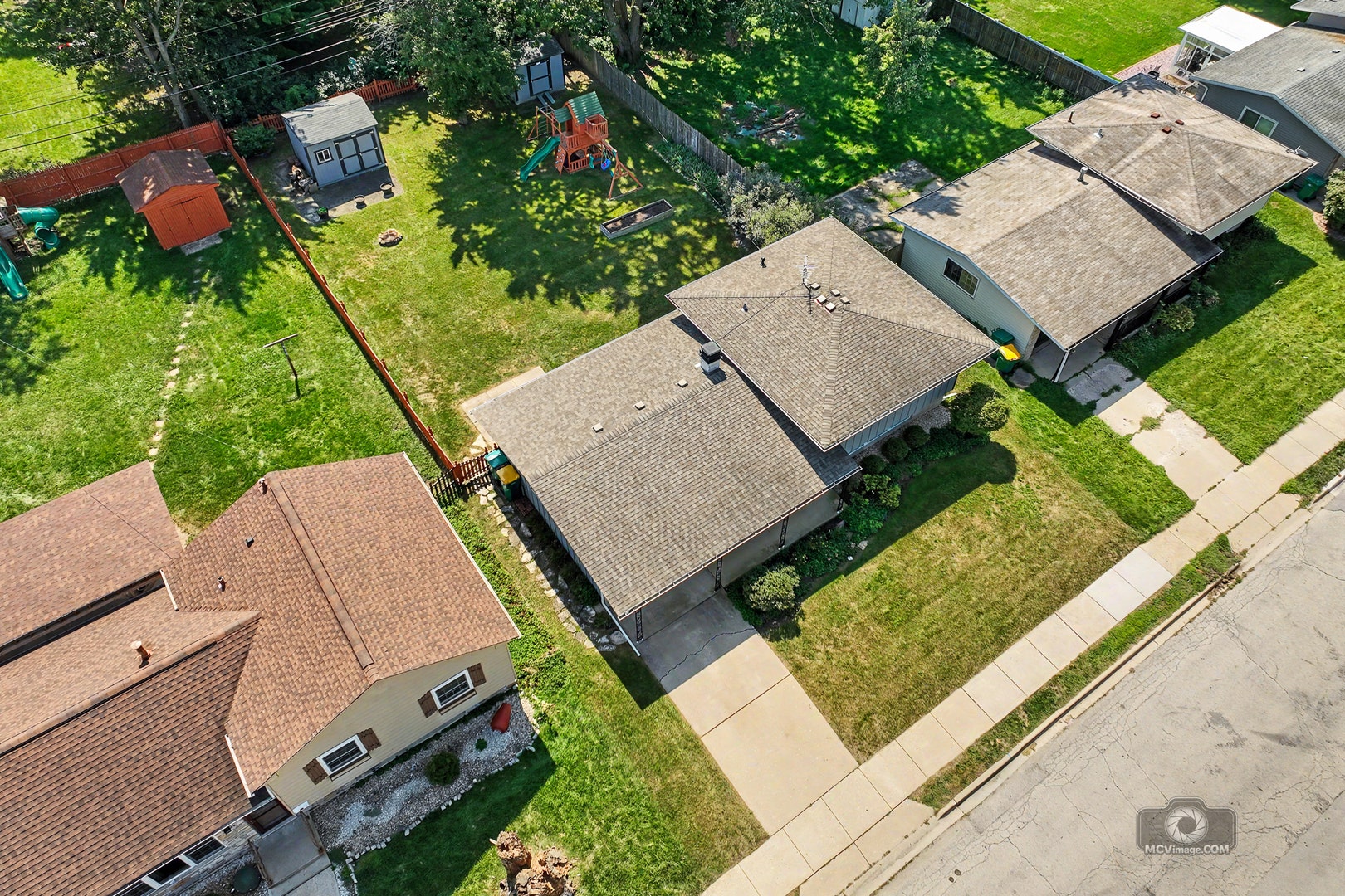 2204 Douglas Street, Joliet, IL 60435 2204 Douglas Street, Joliet, IL 60435
