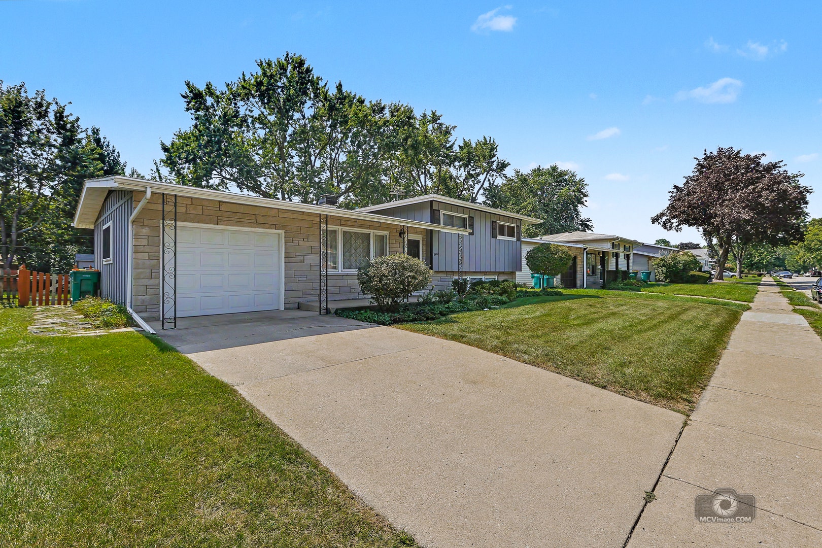 2204 Douglas Street, Joliet, IL 60435 2204 Douglas Street, Joliet, IL 60435