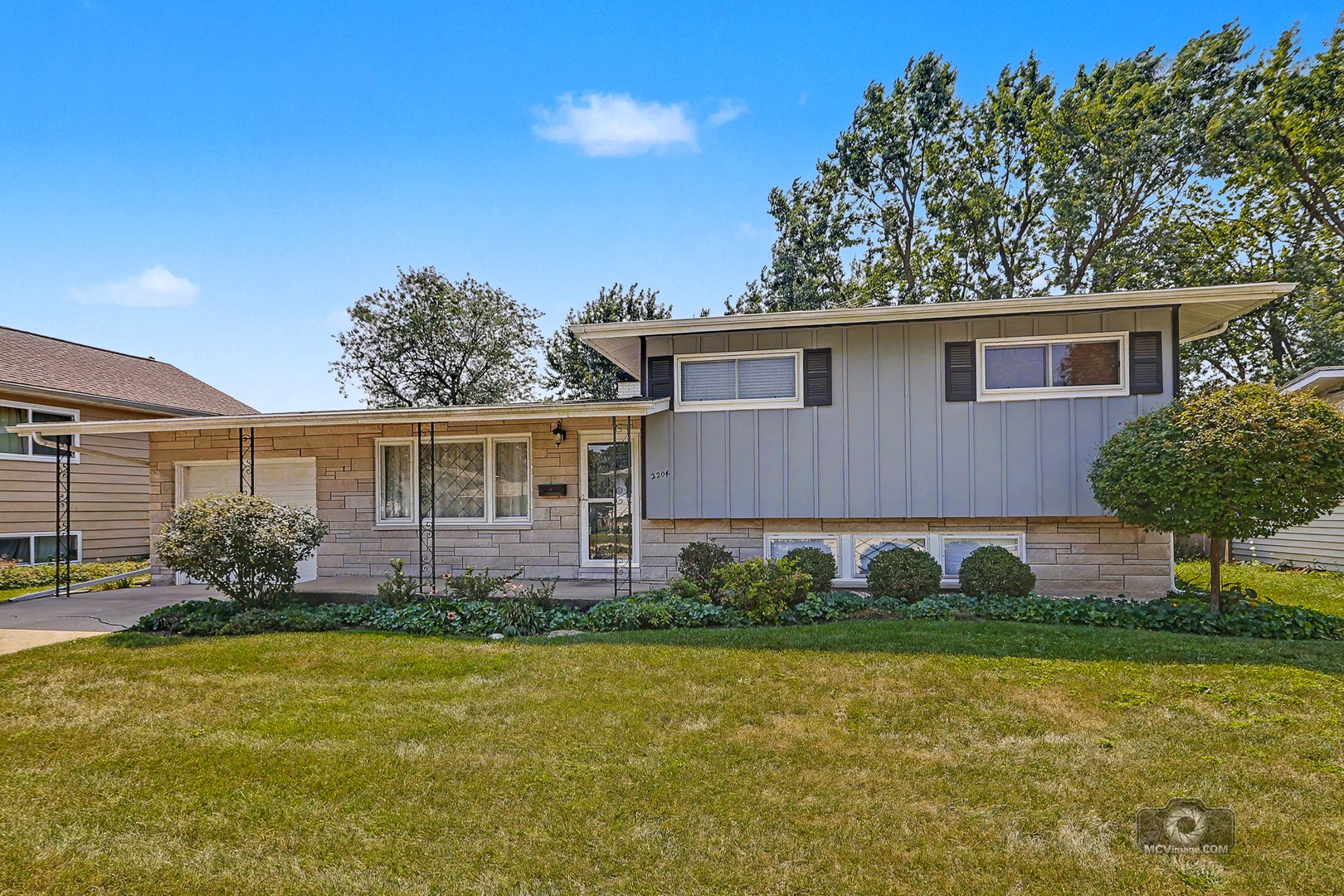 2204 Douglas Street, Joliet, IL 60435 2204 Douglas Street, Joliet, IL 60435