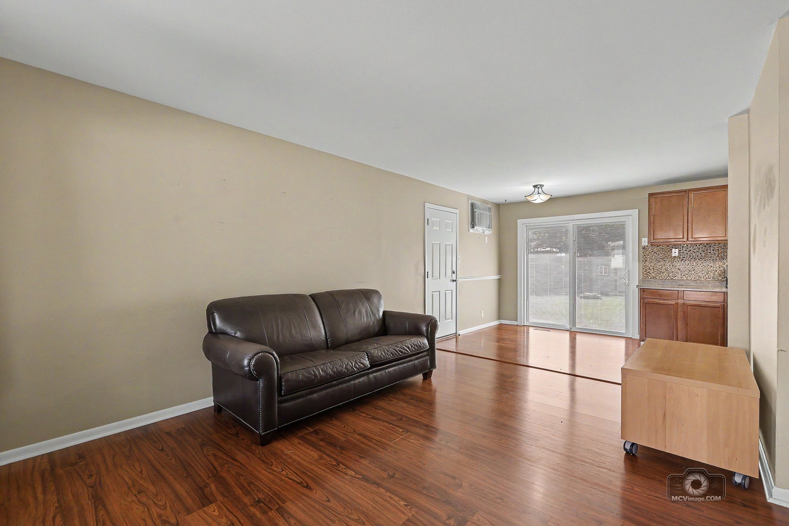 2204 Douglas Street, Joliet, IL 60435 2204 Douglas Street, Joliet, IL 60435