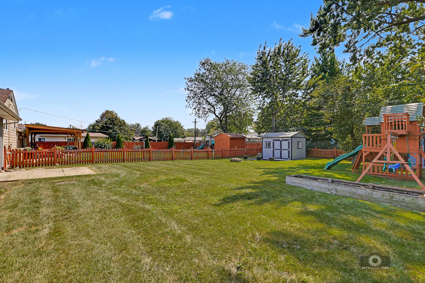 2204 Douglas Street, Joliet, IL 60435 2204 Douglas Street, Joliet, IL 60435