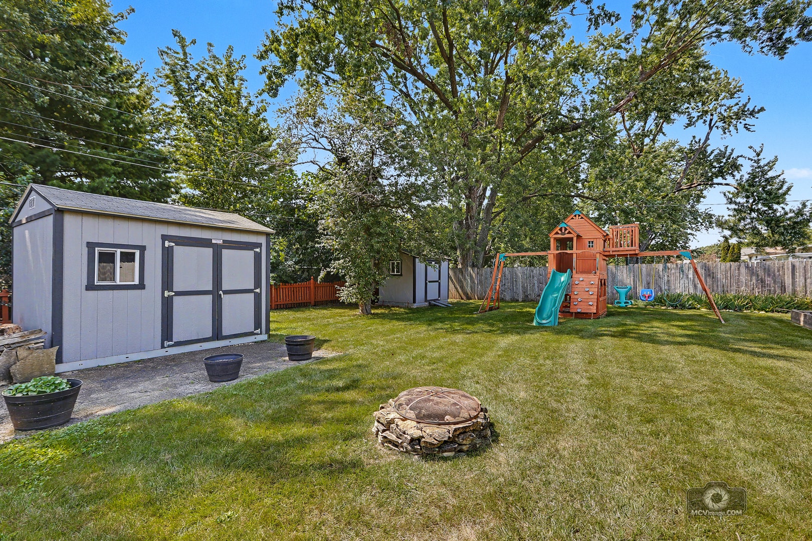 2204 Douglas Street, Joliet, IL 60435 2204 Douglas Street, Joliet, IL 60435