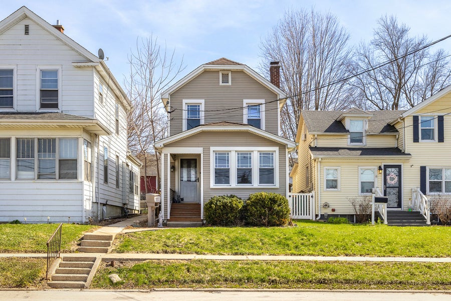 Property photo for 604 Illinois Street, Lemont, IL