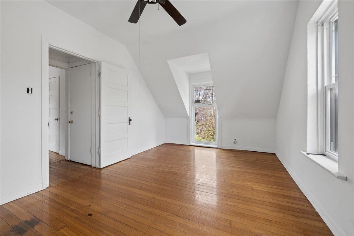 4923 S Greenwood Avenue, Chicago, IL 60615 4923 S Greenwood Avenue, Chicago, IL 60615
