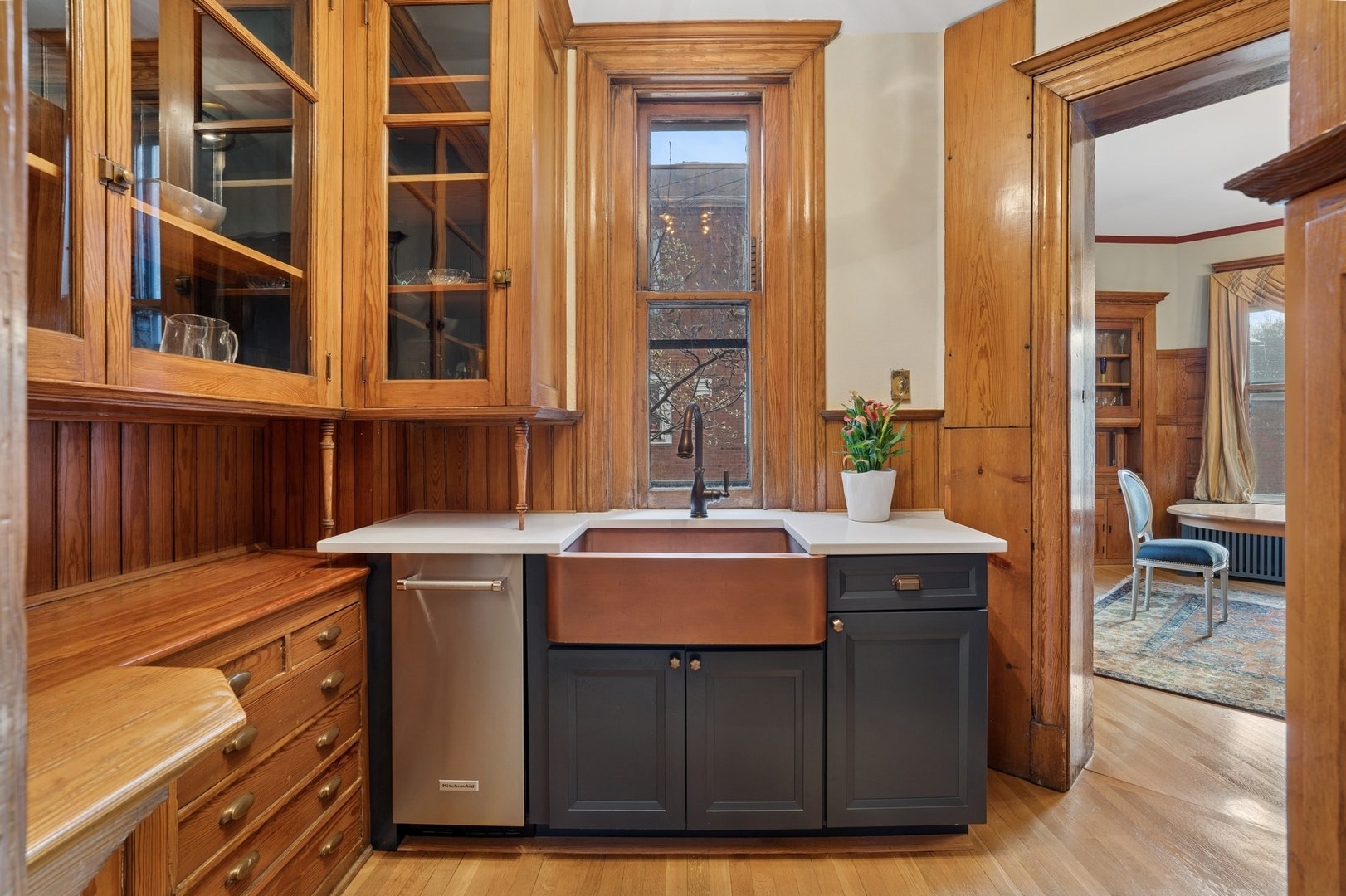 4923 S Greenwood Avenue, Chicago, IL 60615 The doorway partially seen at the left in the prev