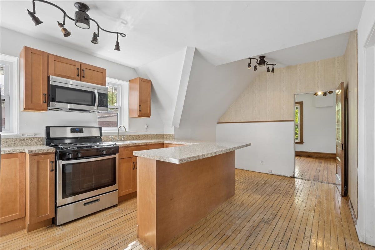 4923 S Greenwood Avenue, Chicago, IL 60615 4923 S Greenwood Avenue, Chicago, IL 60615