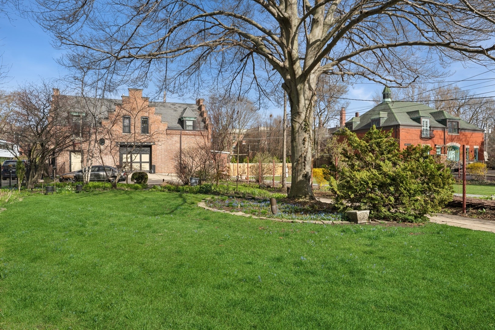 4923 S Greenwood Avenue, Chicago, IL 60615 4923 S Greenwood Avenue, Chicago, IL 60615