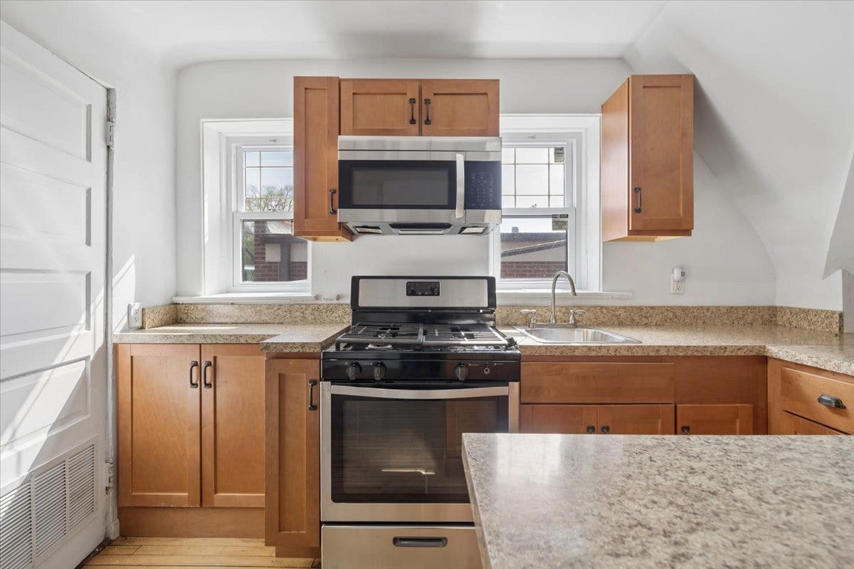 4923 S Greenwood Avenue, Chicago, IL 60615 4923 S Greenwood Avenue, Chicago, IL 60615
