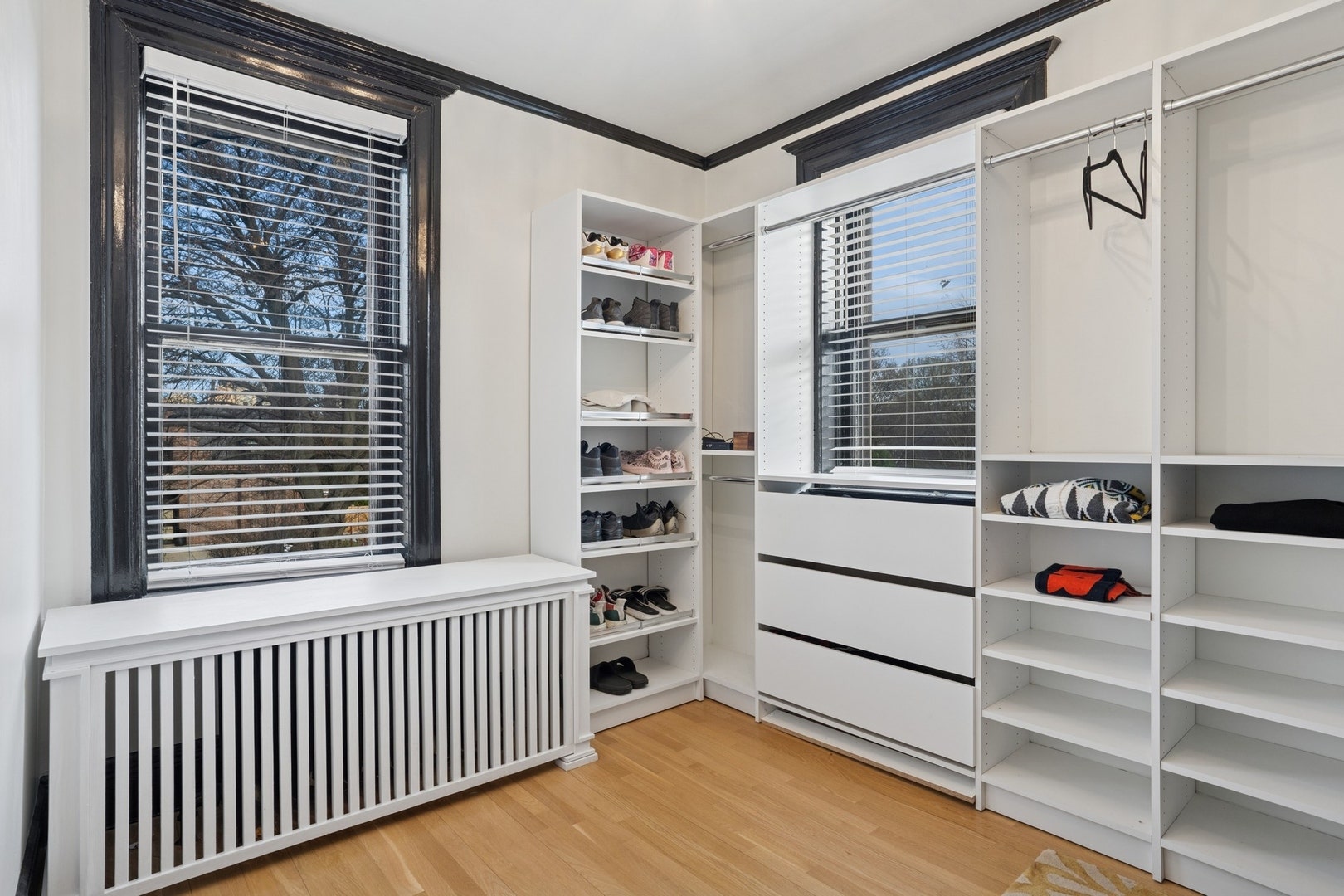 4923 S Greenwood Avenue, Chicago, IL 60615 4923 S Greenwood Avenue, Chicago, IL 60615