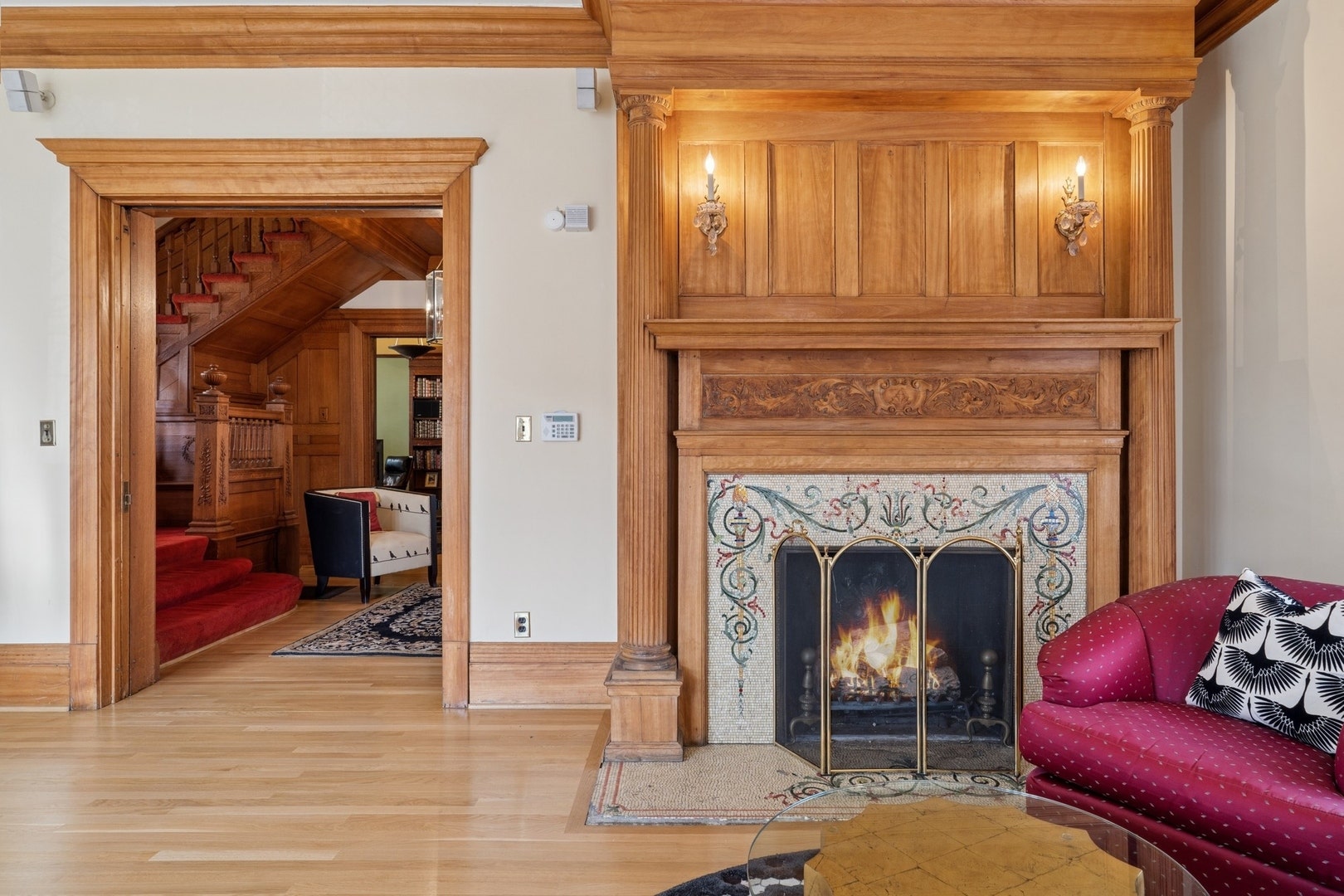 4923 S Greenwood Avenue, Chicago, IL 60615 This view of the living room shows the detailed or