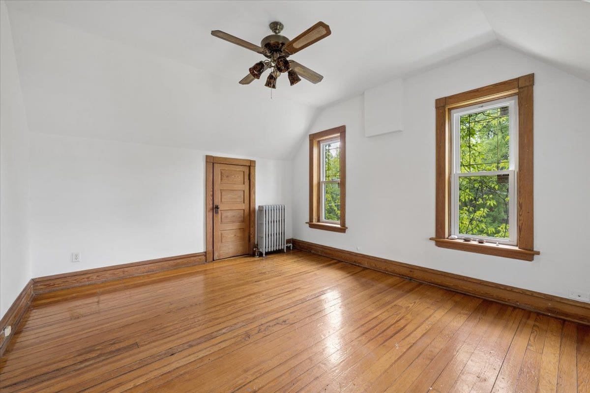 4923 S Greenwood Avenue, Chicago, IL 60615 4923 S Greenwood Avenue, Chicago, IL 60615
