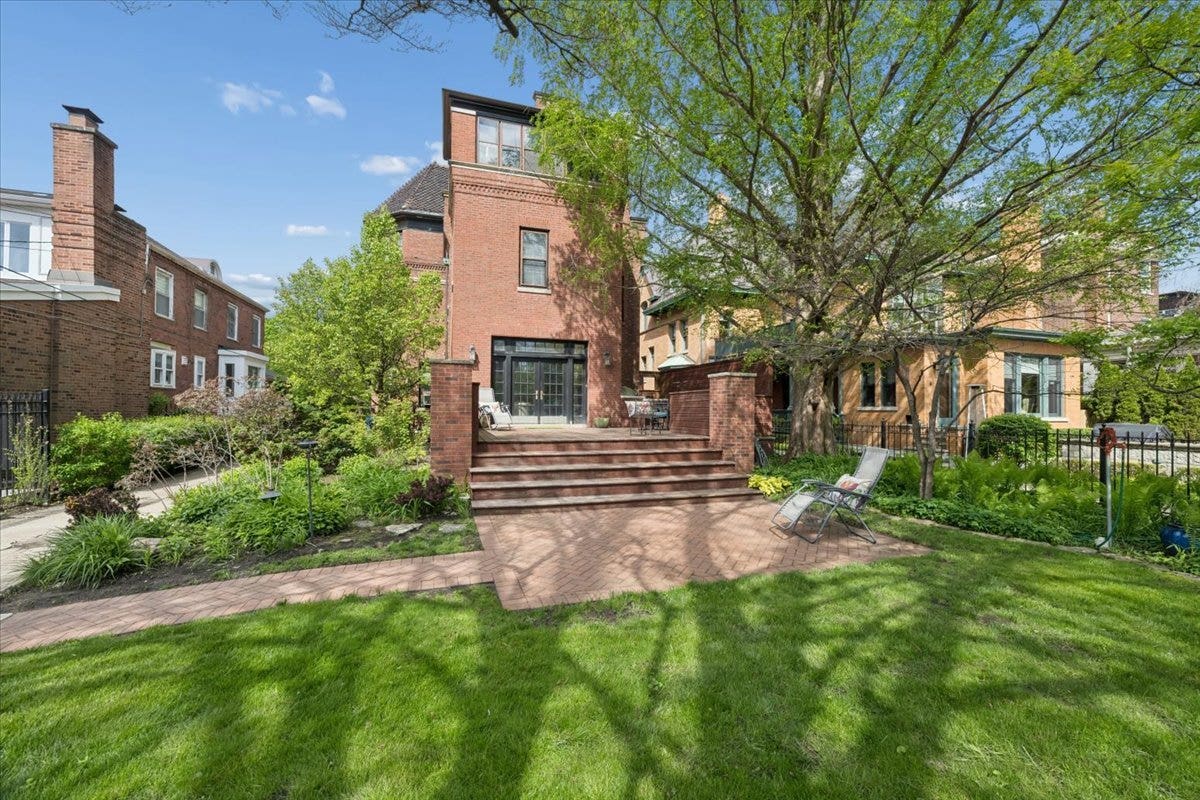 4923 S Greenwood Avenue, Chicago, IL 60615 4923 S Greenwood Avenue, Chicago, IL 60615