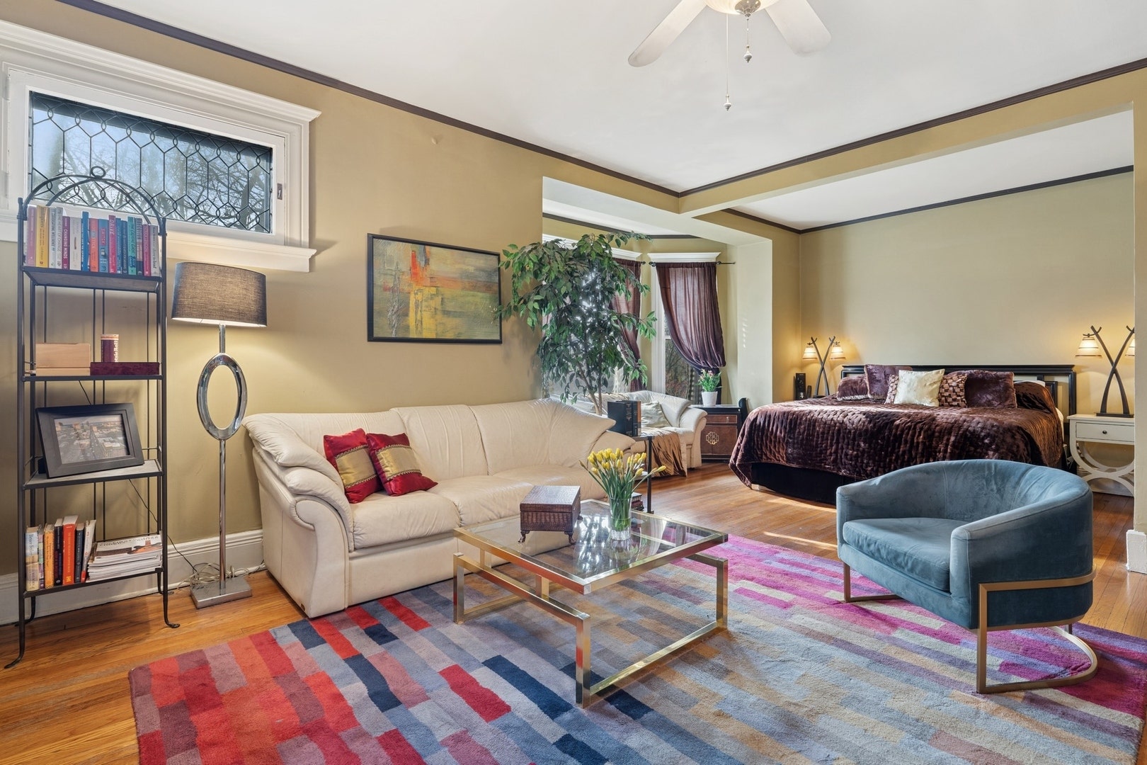 4923 S Greenwood Avenue, Chicago, IL 60615 The windows of the spacious Primary Bedroom face G