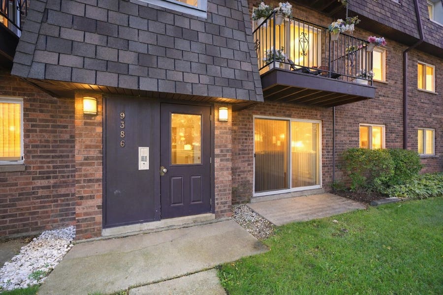 Property photo for 9386 Bay Colony Drive, #1S, Des Plaines, IL