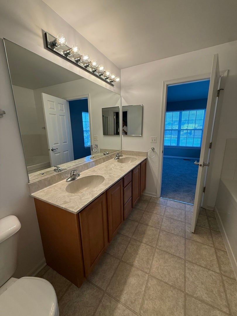 2320 Hudson Circle, Aurora, IL 60502 2320 Hudson Circle, Aurora, IL 60502